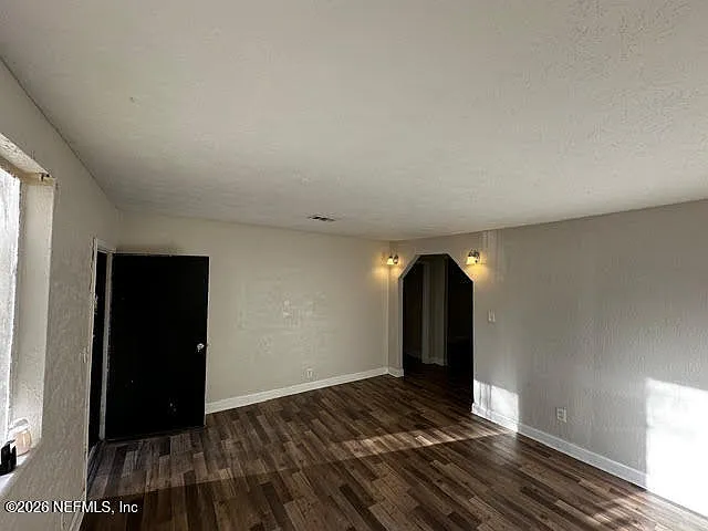 7527 Tampa Ave — Photo 5