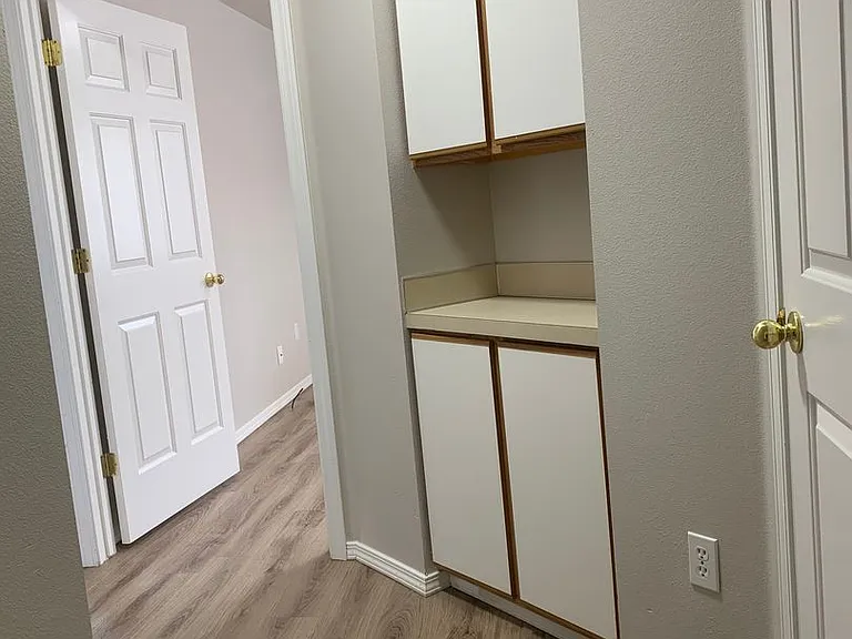 6733 W Overland Rd — Photo 9