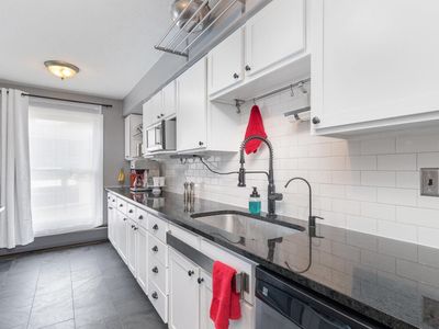 910 6th St S APT 1, Hopkins, MN, 55343