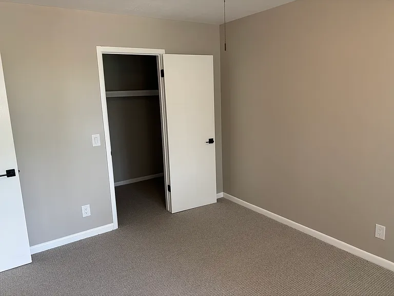 7050 Villa Dr #5 — Photo 11