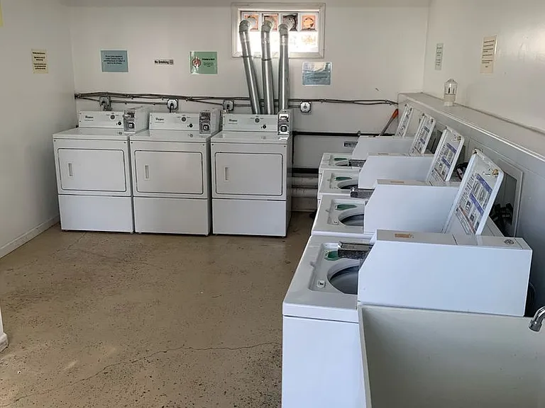 Angle-Tyler Apartments — Photo 17