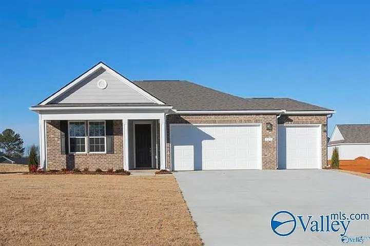 3 bed, 2.0 bath, 1740 sqft, $1,795 — Photo 1
