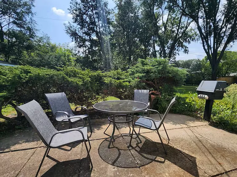 Sycamore Dr — Photo 15