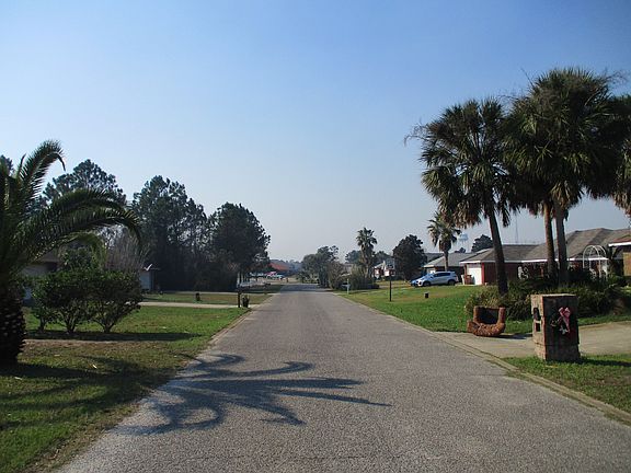 4th image of 1726 Champagne Ave