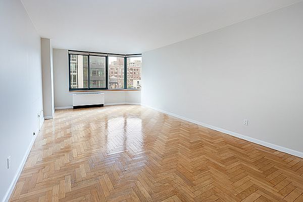 1st image of 201 W 72nd St APT 14B