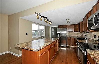 Kitchen. /New Center Island