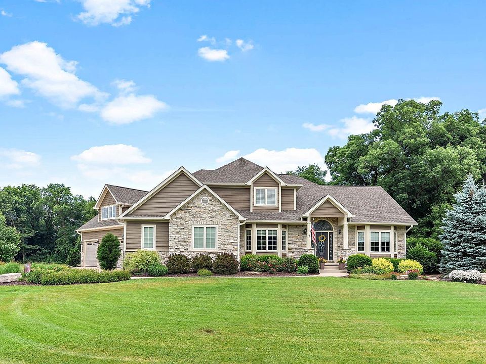 1st image of 423 Oak Breeze Dr