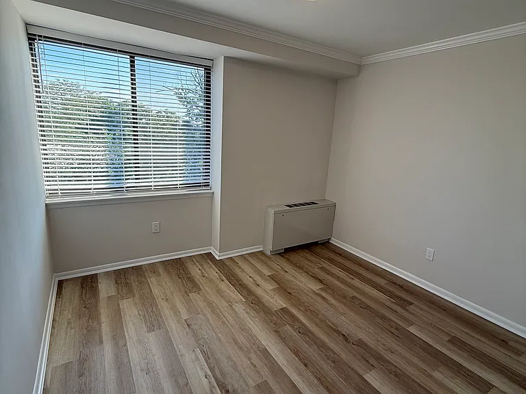 4390 Lorcom Ln #810 — Photo 18