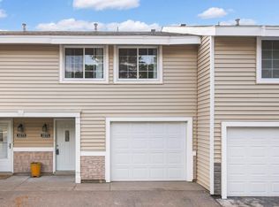 3271 Valley Ridge Dr #33, Saint Paul, MN 55121