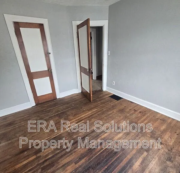 598 S Hague Ave — Photo 12