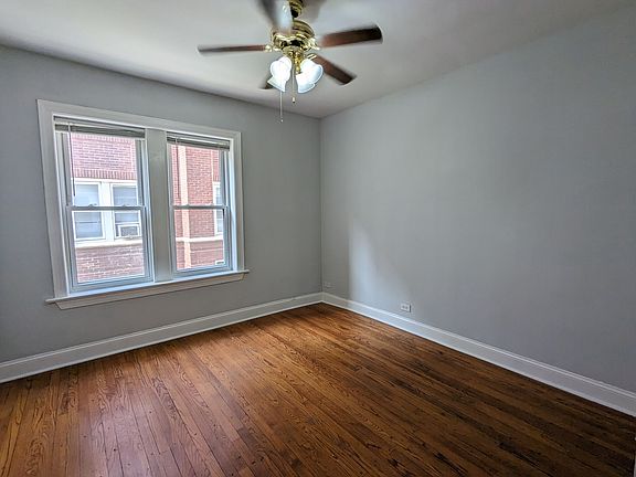 4th image of 5027 N Harding Ave #5029-1W