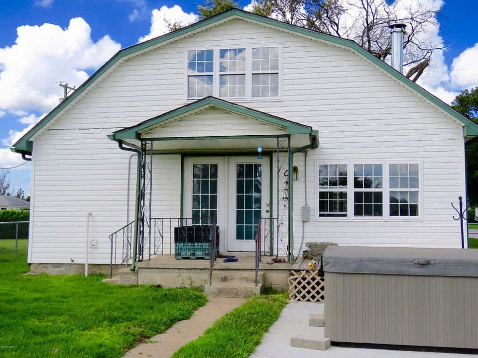 2nd image of 303 N Roney St