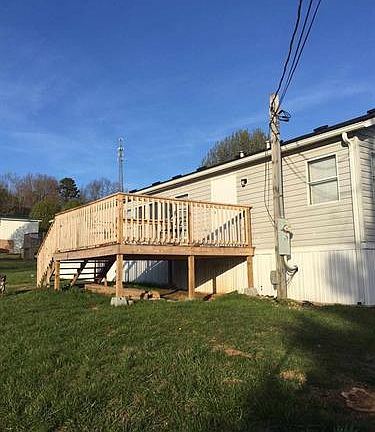 2nd image of 1421 Peach St