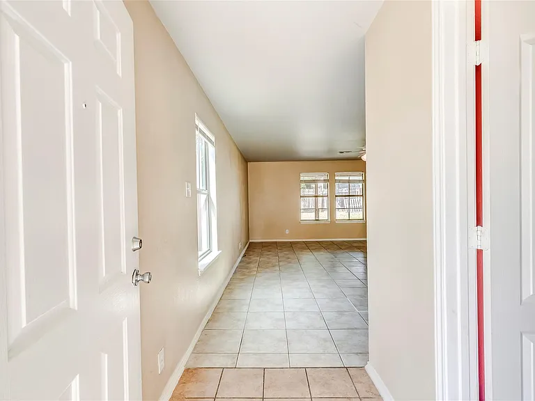 191 Beech Dr — Photo 5