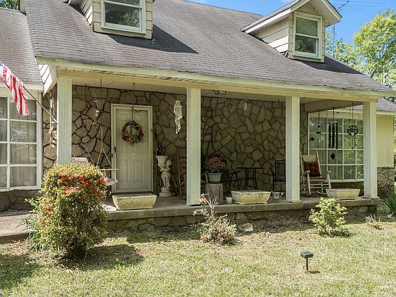 2nd image of 114 Glover Ln