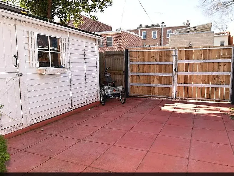 751 10th St SE — Photo 8