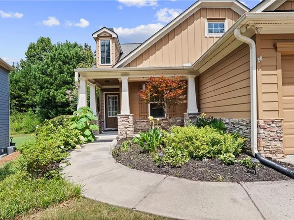 422 Arrowhead Trl, Canton, GA 30114