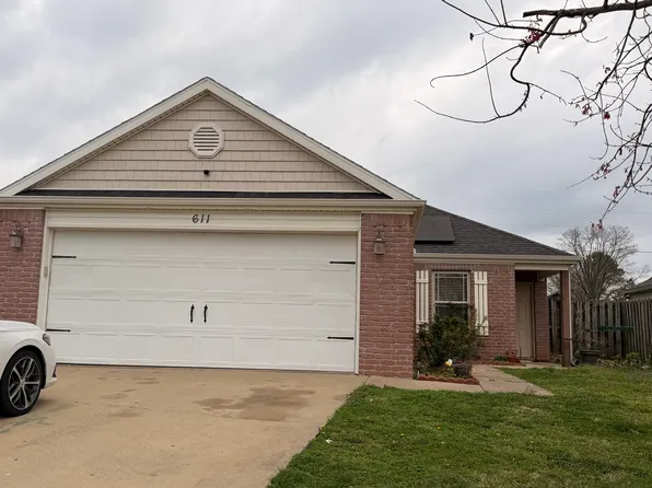 611 E Bonnie Ln, Rogers, AR