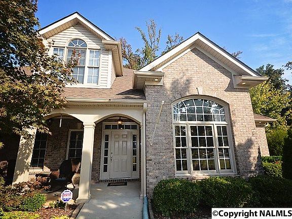 3rd image of 139 Redcliffe Dr