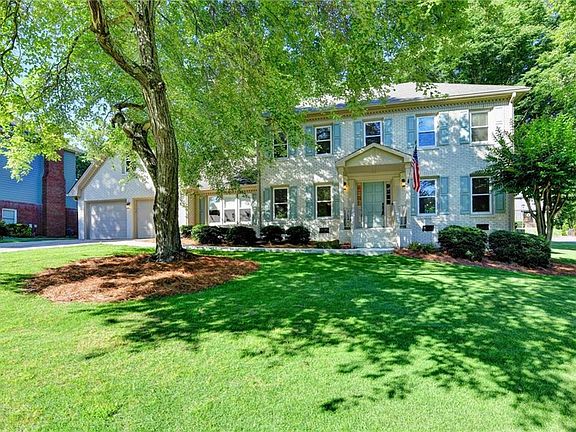 2nd image of 886 Marbrook Dr