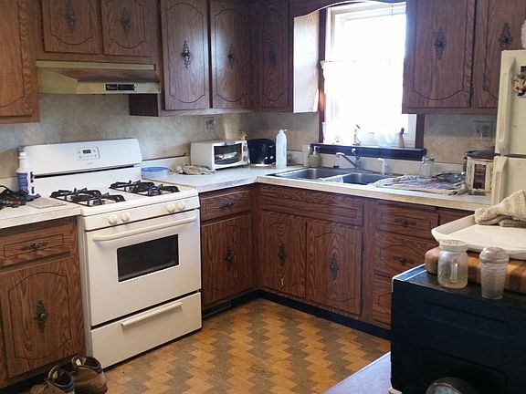 5th image of 716 Clover Ave
