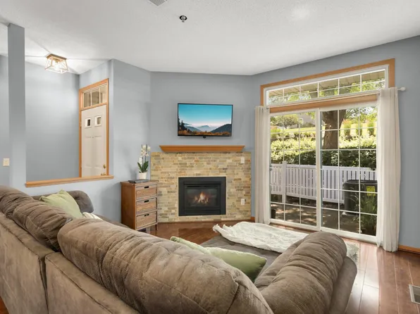 13533 Carmody Dr, Eden Prairie, MN 55344
