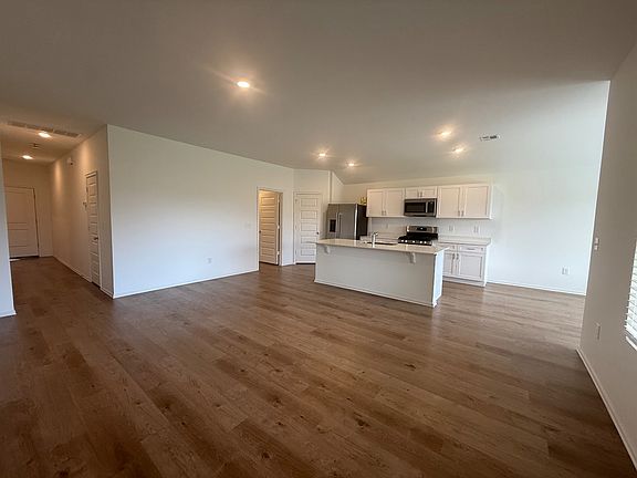5th image of 16213 Maroon Dr