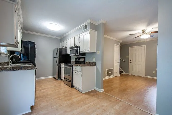 8120 W Markham St #5 — Photo 19