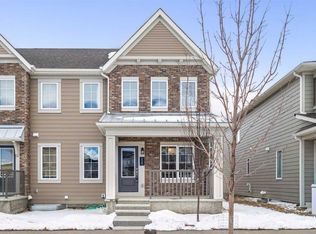 225 W Yorkville Blvd SW, Calgary, AB T2X 4K2