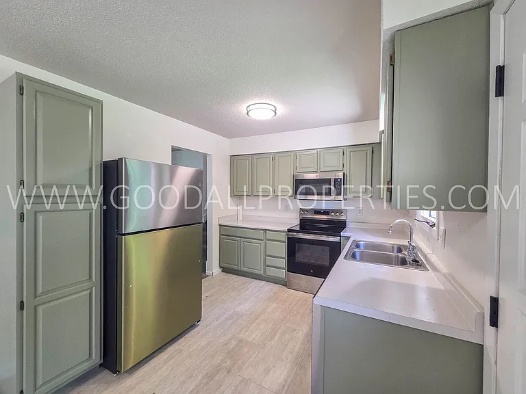 2908 78th St — Photo 4
