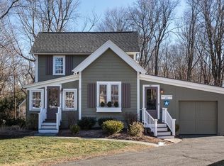 961 Longmeadow St, Longmeadow, MA 01106