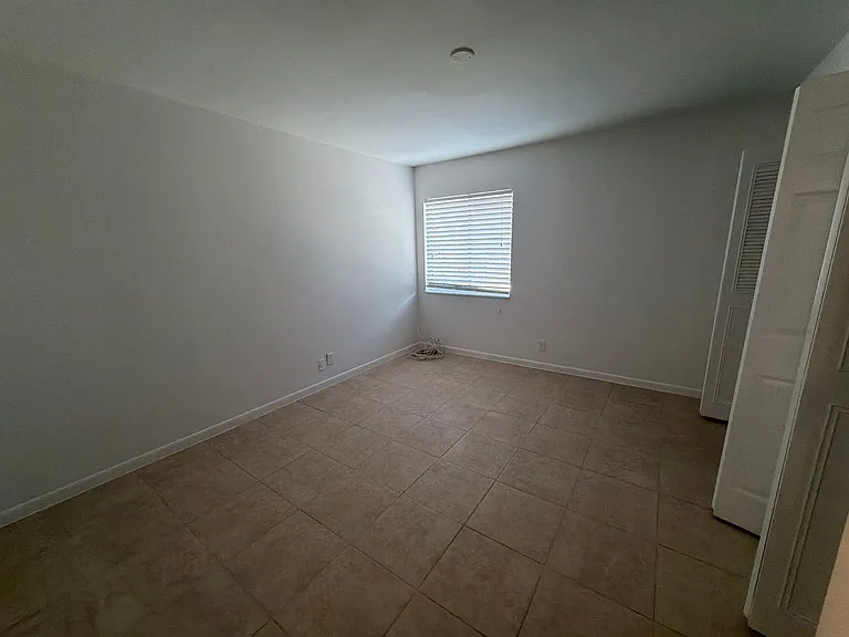 515 S Sequoia Dr — Photo 36