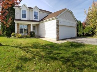 30 Hummingbird Ln, Streamwood, IL 60107