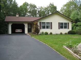 105 Meadowood Trl, Hendersonville, NC 28739