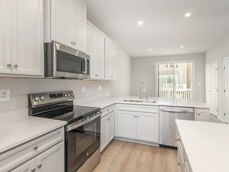 4936 Dunhaven Dr — Photo 8