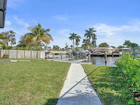 3rd image of 840 SE 22nd Avenue