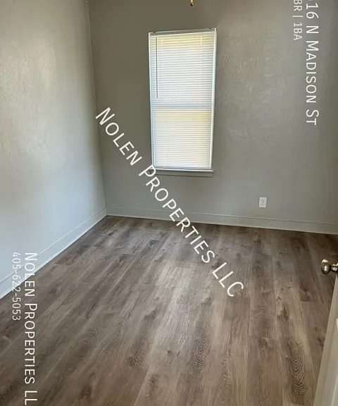 516 N Madison St — Photo 6