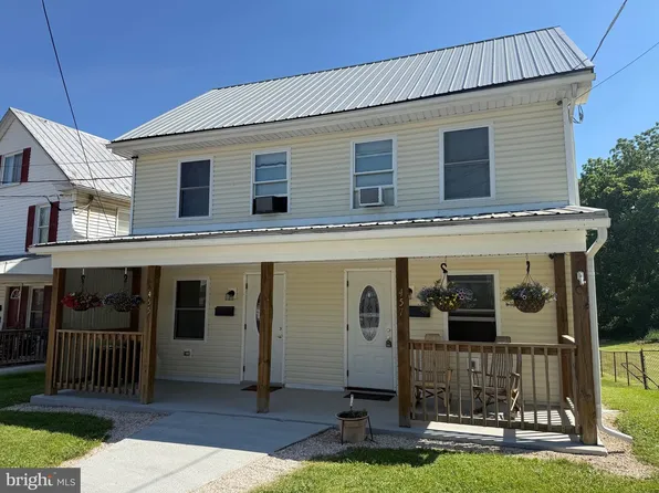 455-457 W 5th St, Waynesboro, PA 17268