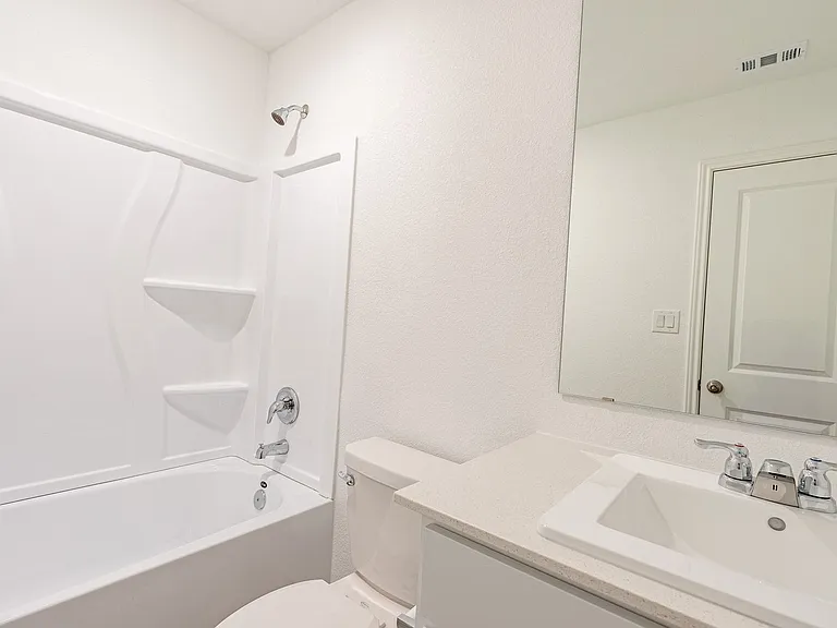 240 Sambre St — Photo 17