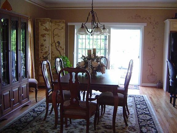 3rd image of 45 Denyelle Dr