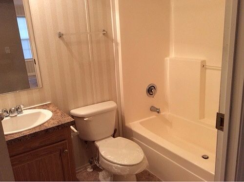 5th image of 445 Freedom Dr