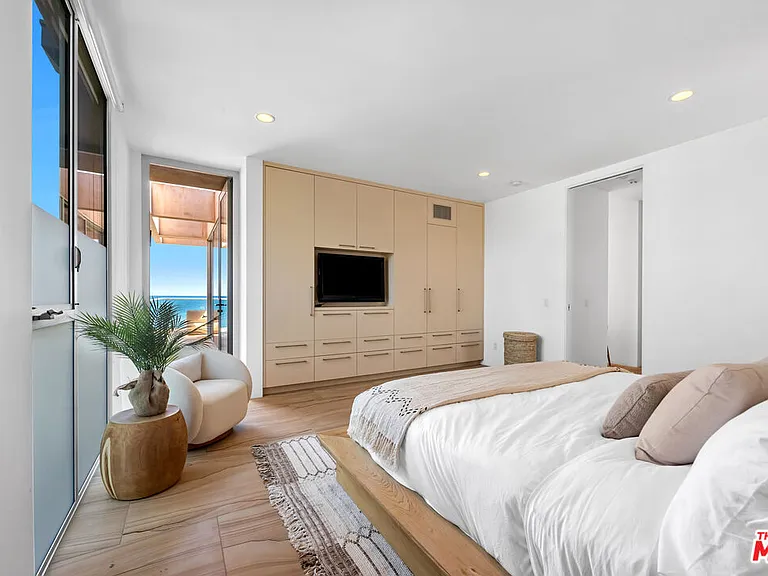 25102 Malibu Rd — Photo 33