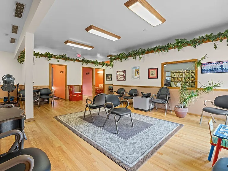 1628 W Genesee St — Photo 12