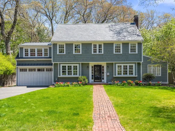 104 Fairbanks Ave, Wellesley, MA 02481