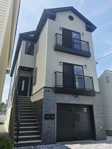 48 Evergreen St, Bayonne, NJ, 07002