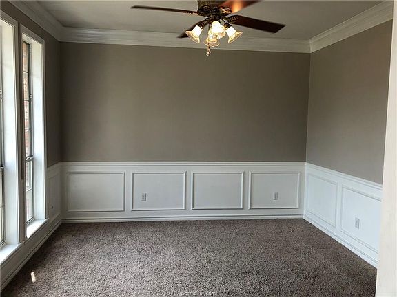 3rd image of 2200 Bastrop Cir