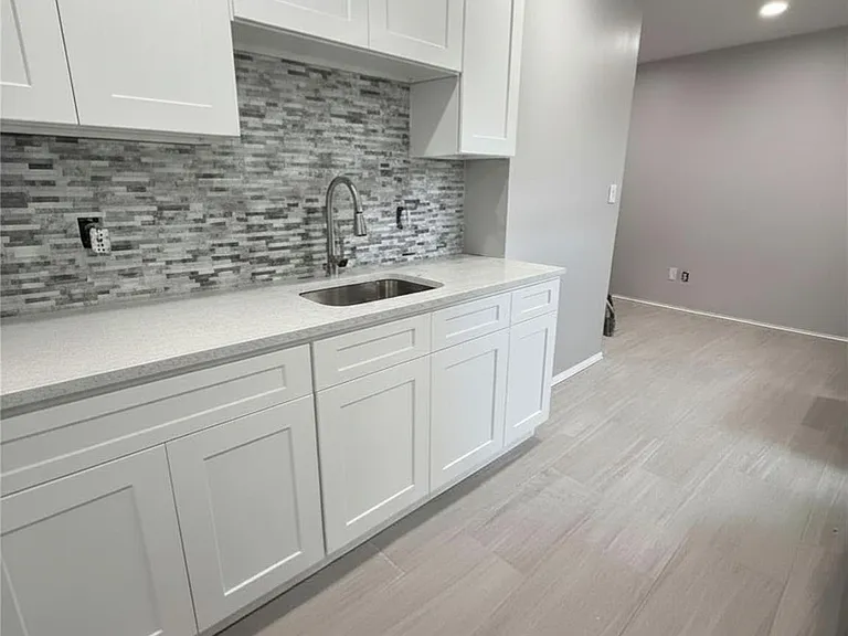 790 Wellwood Ave — Photo 4
