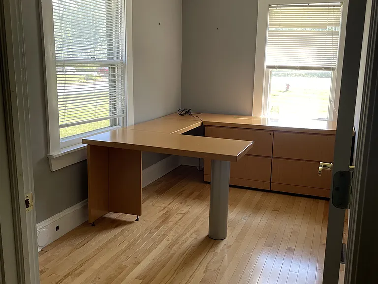 10 Bay — Photo 6