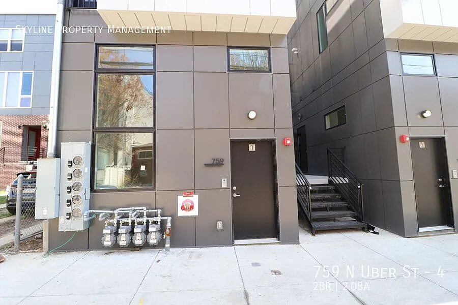 759 N Uber St #4
