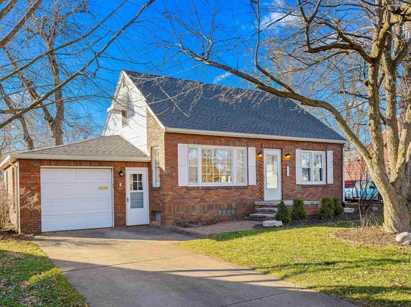 204 Lynn St, Washington, IL 61571